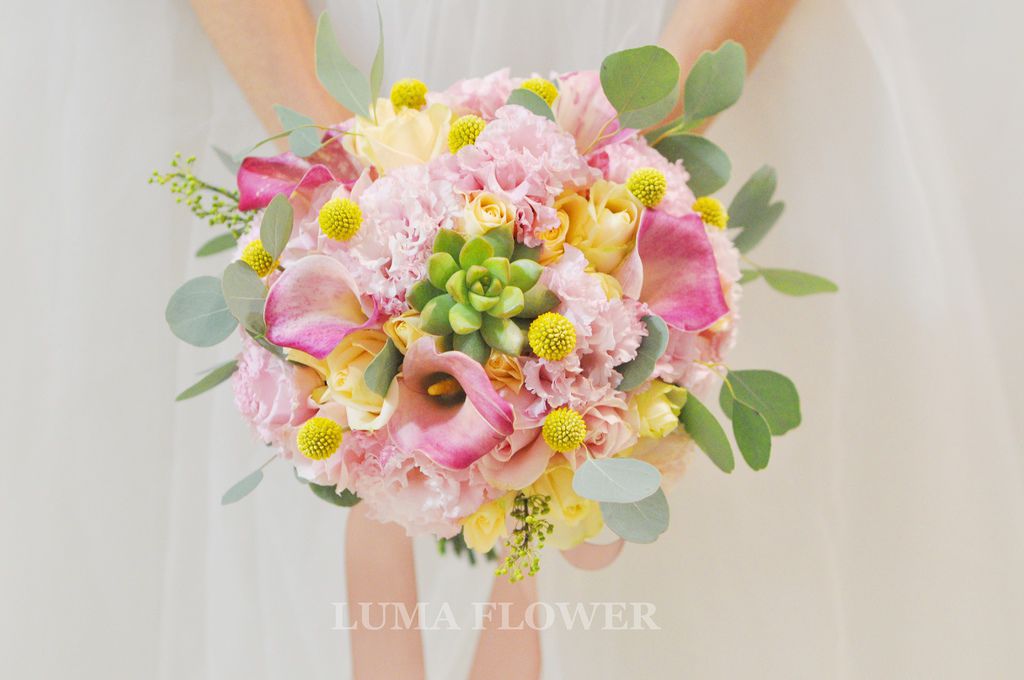 【婚禮花藝 Wedding Flowers】一束來自姊妹淘祝福的濃情新娘捧花.胸花 @露老爸&amp;露瑪