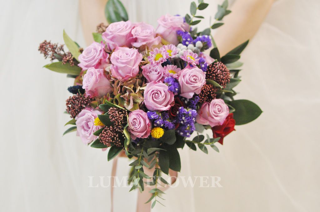 【婚禮花藝 Wedding Flowers】繽紛帶著層次又有復古感的新娘捧花.胸花 @露老爸&amp;露瑪