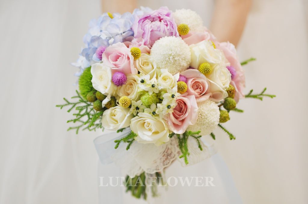 【婚禮花藝 Wedding Flowers】粉嫩繽紛帶著清新感的新娘捧花.胸花 @露老爸&amp;露瑪