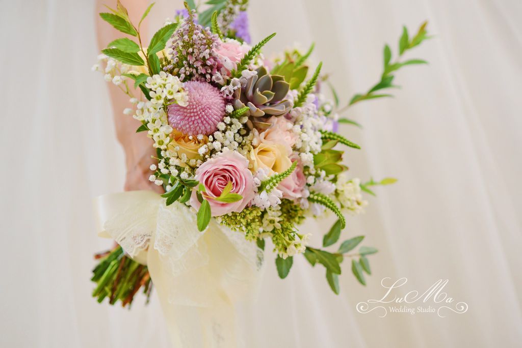 【婚禮花藝 Wedding Flowers】多層次柔粉繽紛&#038;多肉植物新娘捧花.胸花 @露老爸&amp;露瑪